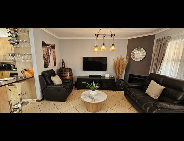2 BEDROOM TOWNHOUSE FOR SALE IN MEYERSDAL